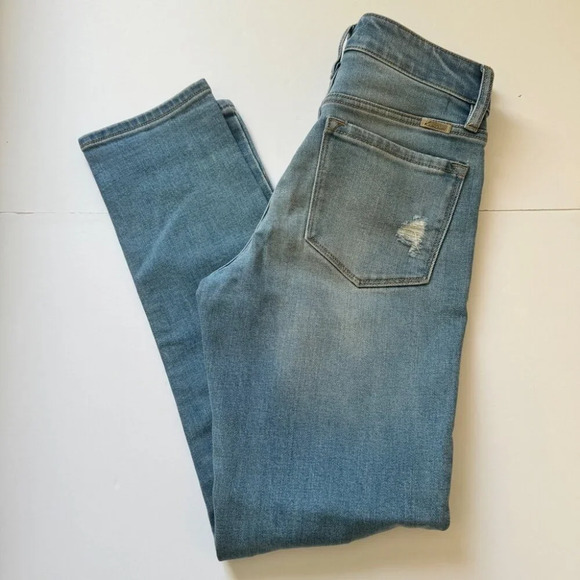 KanCan  Luxanna Mid Rise Slim Boyfriend Jeans Light Blue Wash Distressed Sz 24 - Picture 2 of 15